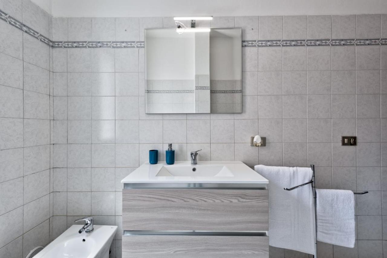 Venice Miramare Residence Zelo Екстериор снимка