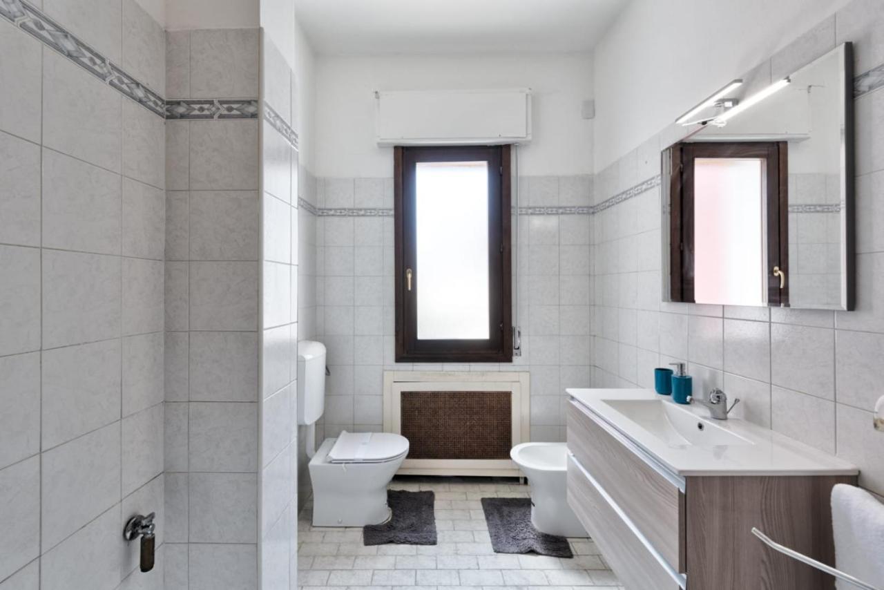 Venice Miramare Residence Zelo Екстериор снимка